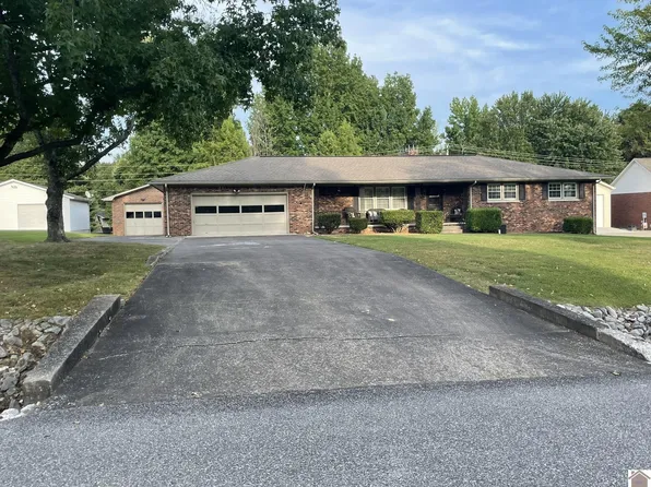 320 Holmes Dr, Paducah, KY 42003