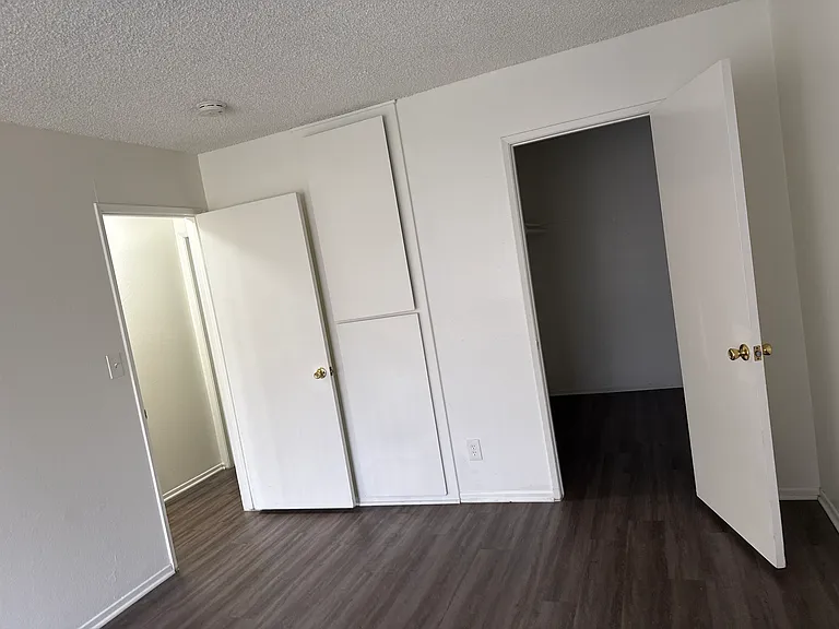 14133 Lemoli Ave #6 — Photo 3
