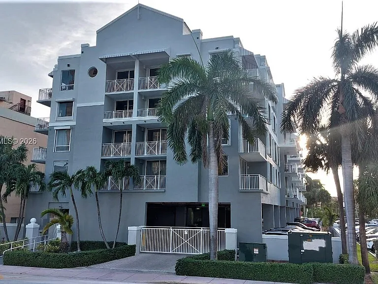 2642 Collins Ave #408 — Photo 10