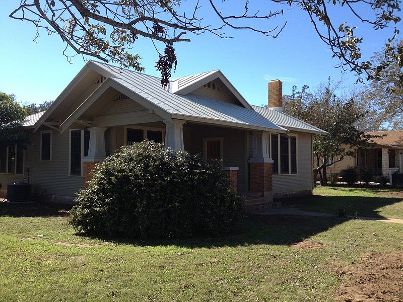 1st image of 921 Bell St