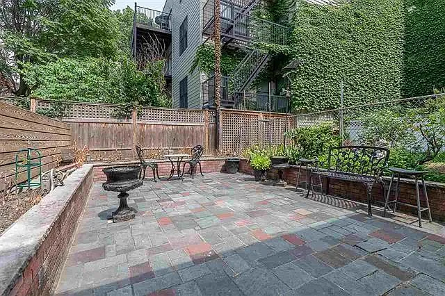 206 5th St #1 — Photo 7