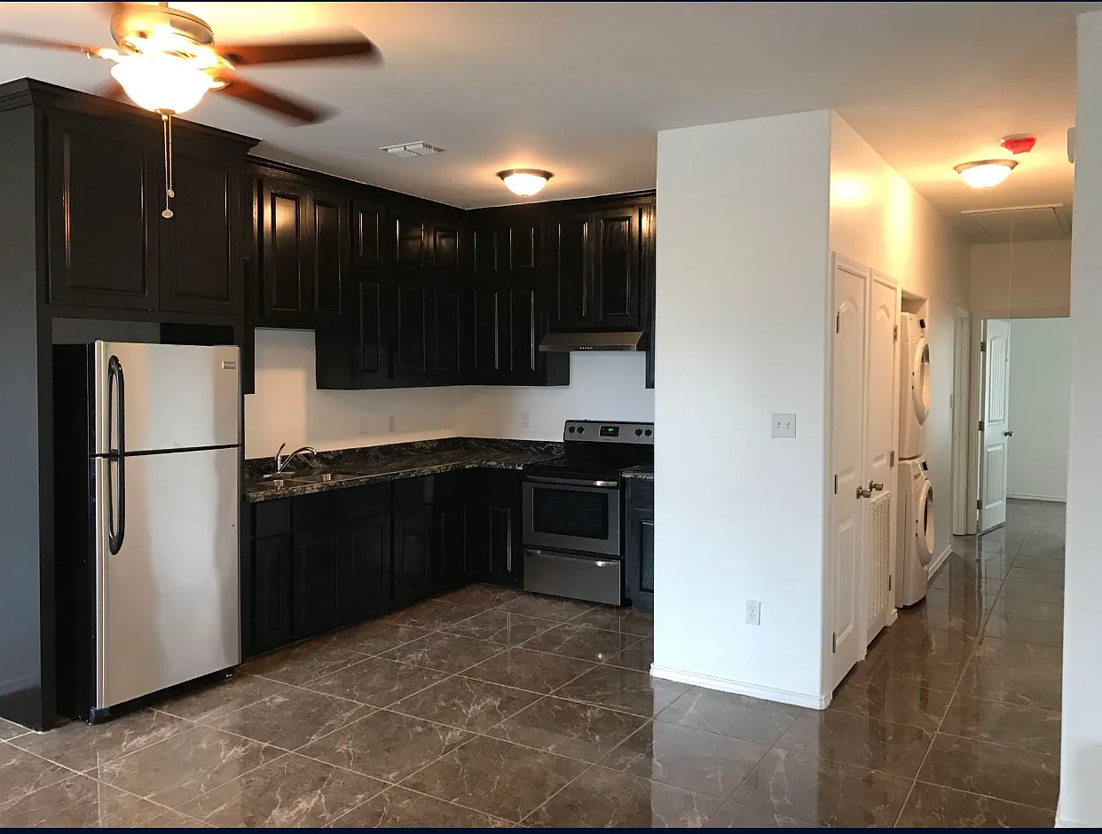 705 N Mexico St — Photo 1