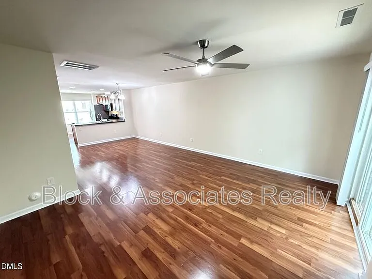 8527 Quarton Dr — Photo 10