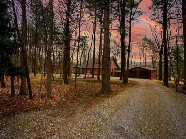 545 Forest Dr, Palmerton, PA 18071