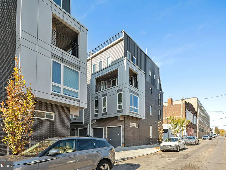 1224 N 26th St #J1 — Photo 29