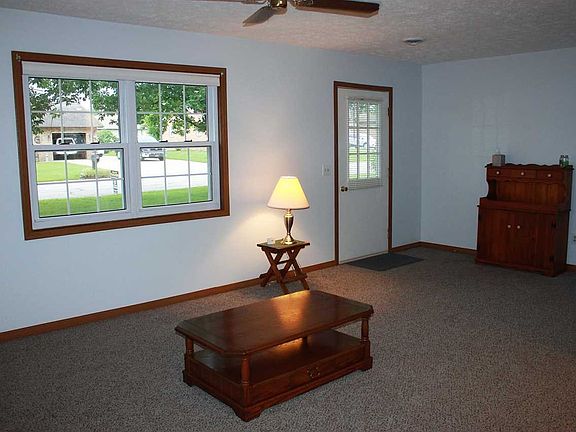 4th image of 1183 Hochgesang Ave