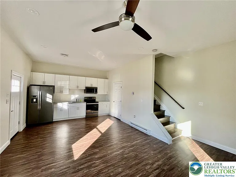 5880 Sullivan Trl #B — Photo 4