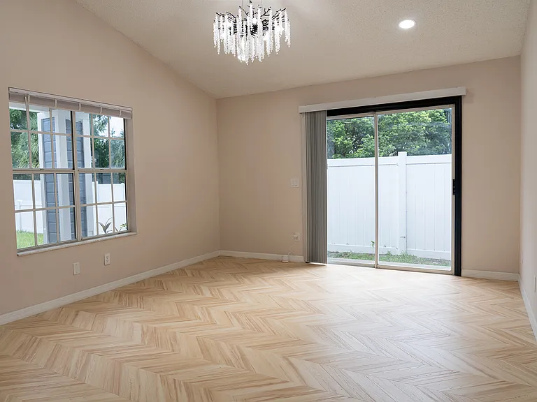 5401 Pullman Dr — Photo 21