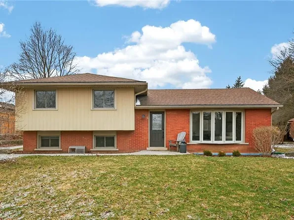 847 Governors Rd, Hamilton, ON L9H 5E3