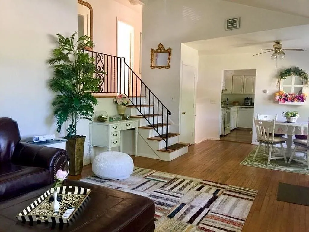 4 bed, 2.0 bath, 1490 sqft, $3,800 — Photo 3