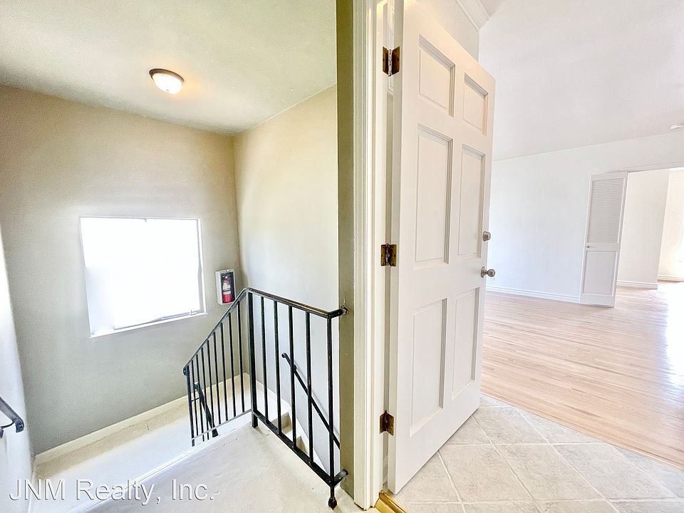1st image of 1676 Manning Ave