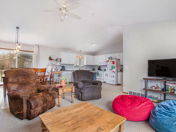 3rd image of 3070 Joshua Ct