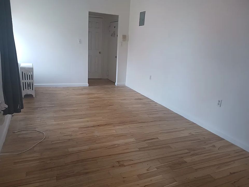 1st image of 402 W 51st St APT 4C