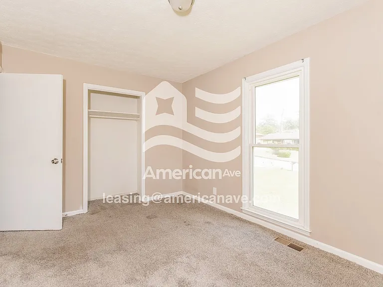 1694853_010_bedroom_11.jpg