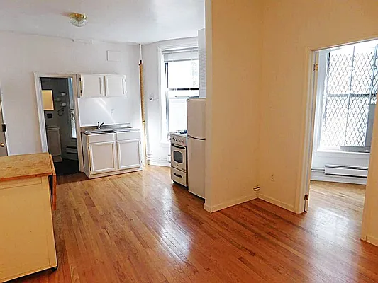 Rented by Voro, LLC | media 23