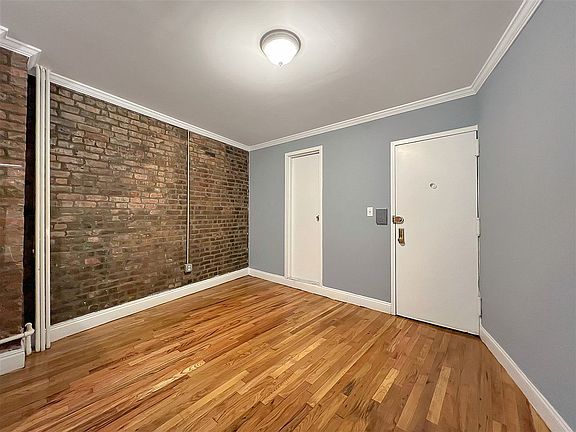 5th image of 2032 2nd Ave APT 3