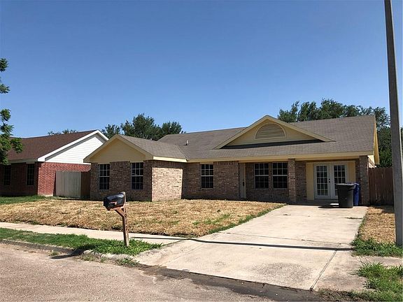 2nd image of 1917 Fullerton Ave