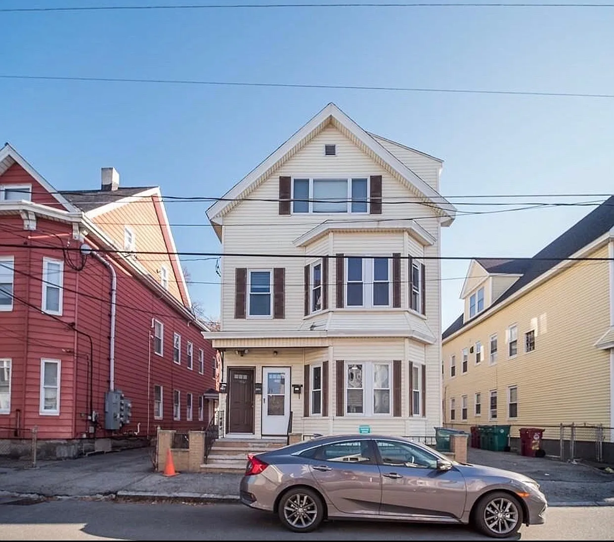 3 bed, $2,300 — Photo 1