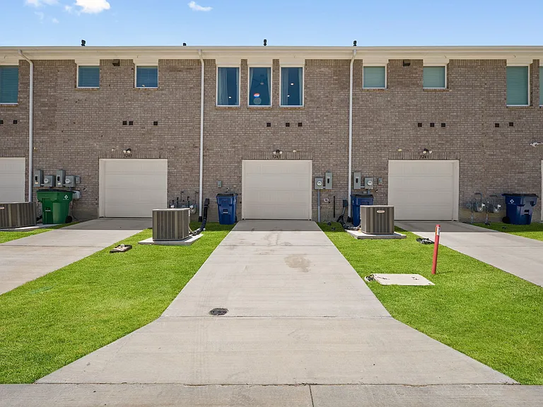 5243 Legacy St — Photo 22