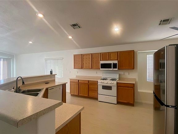 3rd image of 5541 Colorado Breeze Way