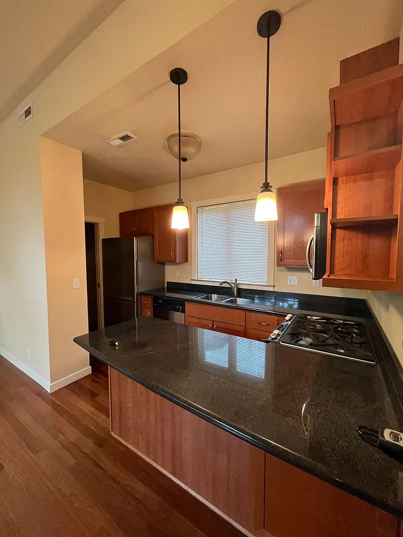 3-Bedroom 2-Bathroom 2-Story Townhome. Must See — Photo 4