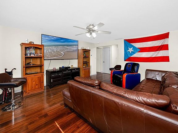 2nd image of 332 ACROPOLIS DRIVE
