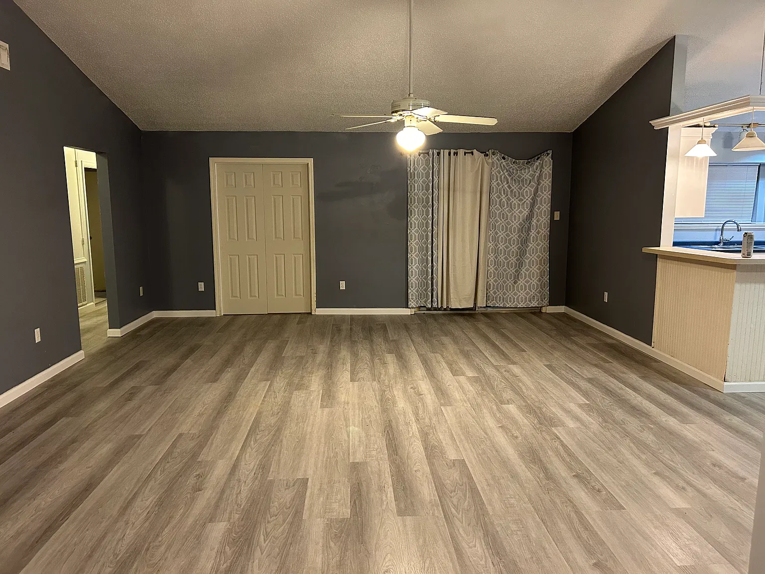 4 bed, 1926 sqft, $2,250 — Photo 3