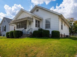 1227 Low St, Bloomington, IL 61701