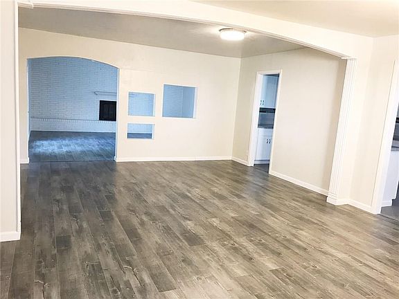 2nd image of 1800 Tulip Dr