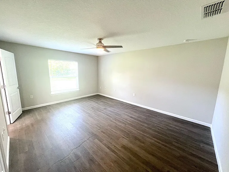32 Postman Ln — Photo 16