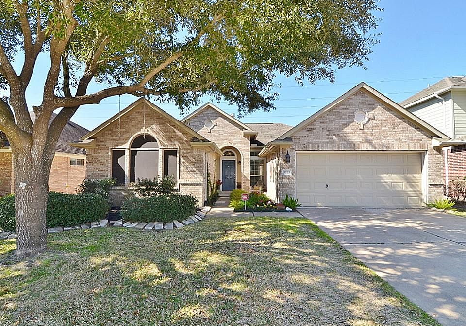 1st image of 3839 Lauderwood Ln