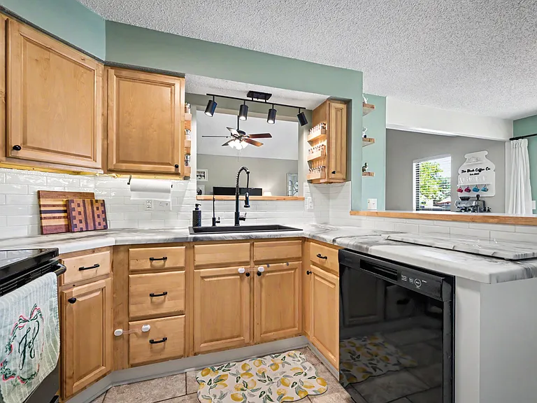 4487 Carolyn Cove Ln S — Photo 23