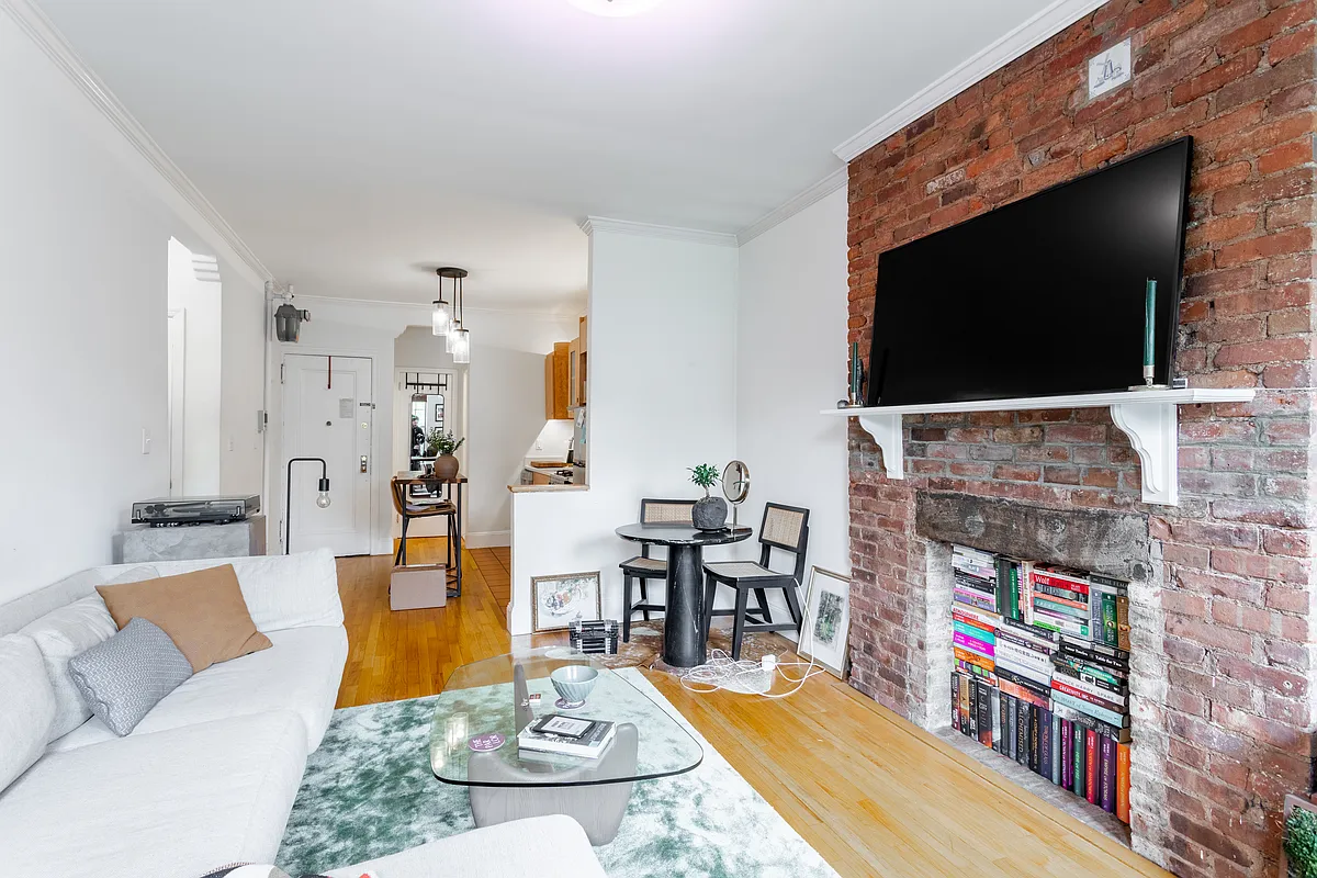 Building Photo - 105 Sullivan St #4A