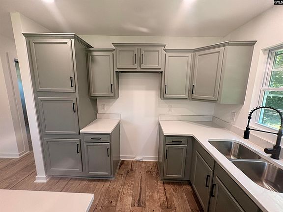 4th image of 514 Commander St