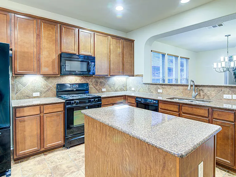 1808 McClannahan Dr — Photo 10