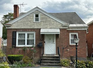 7 Swartson Ct, Albany, NY 12209
