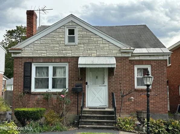 7 Swartson Court, Albany, NY 12209