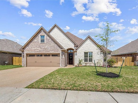 2nd image of 2128 Chestnut Oak Cir