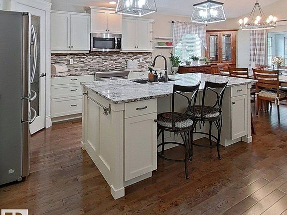 4th image of 86 Linksview Dr