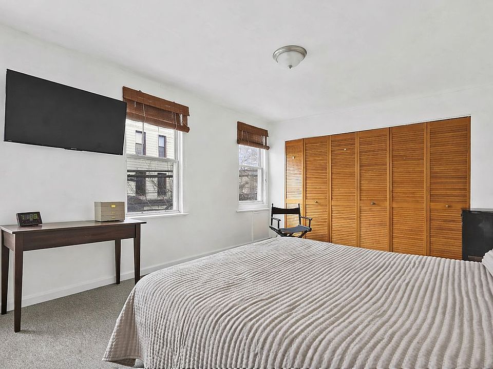 1st image of 152 Miller Ave #1