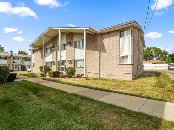 550 Harrison Blvd APT 70, Lincoln Park, MI 48146