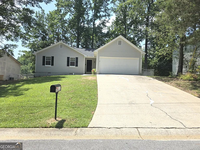 232 Hampton Dr — Photo 1
