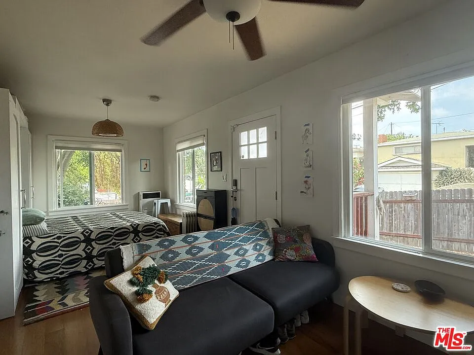 1 bed, 1.0 bath, $2,450 — Photo 3