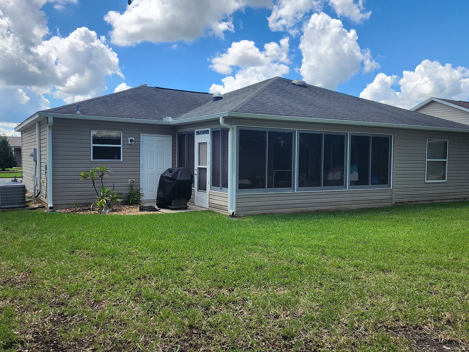 2 bed, 1142 sqft, $2,350 — Photo 4