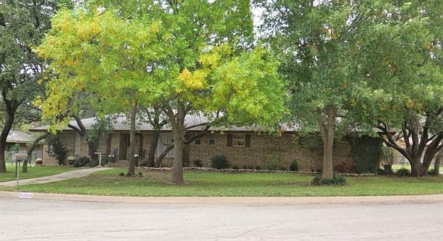 1st image of 4004 Oakdale Dr
