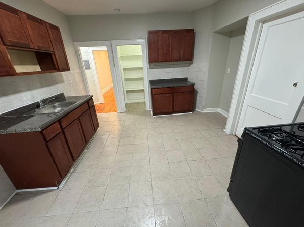 262 Ellis Ave #1B