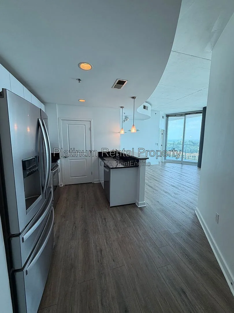 2 bed, 2.0 bath, 1045 sqft, $2,800 — Photo 4
