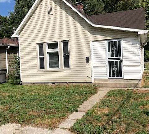 2nd image of 1101 N Centennial St