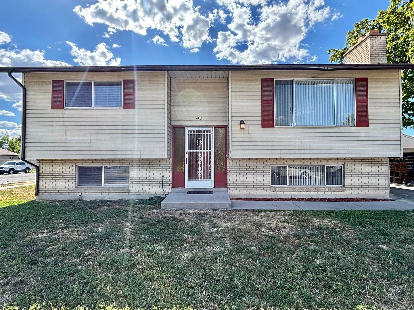 Bright & Spacious Salt Lake Home! — Photo 1