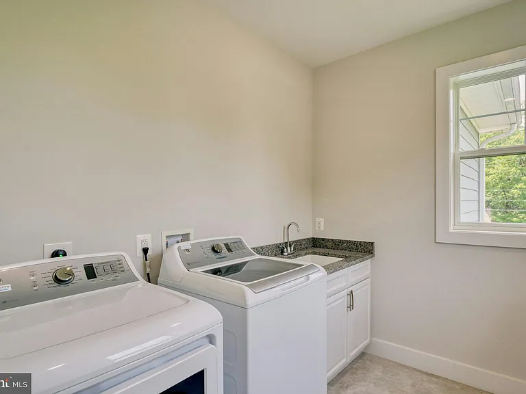 4107 Virginia St — Photo 26
